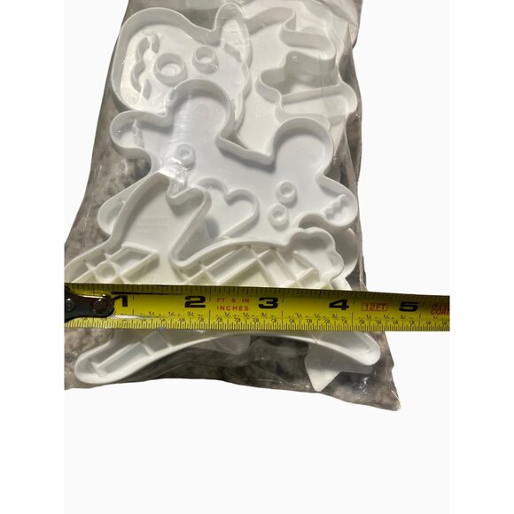 Tupperware White Plastic Holiday Cookie Cutters Set Of 10 Halloween Valentines - Picture 9 of 12